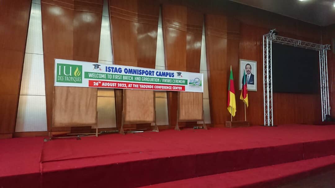 L’ISTAG célèbre ses lauréats du HND au Palais des Congrès de Yaoundé